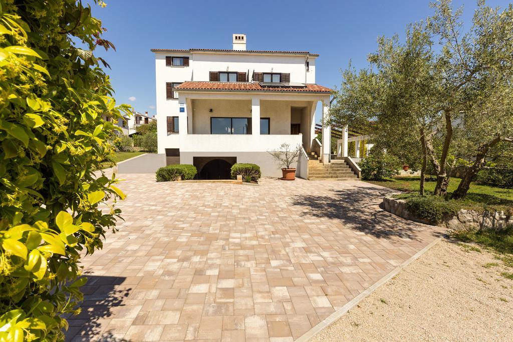 Apartments Renata Pinezići Exterior foto